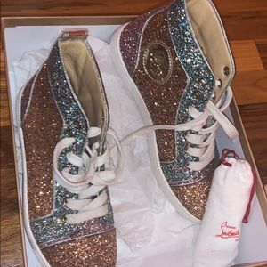 Women lounboutin shoes